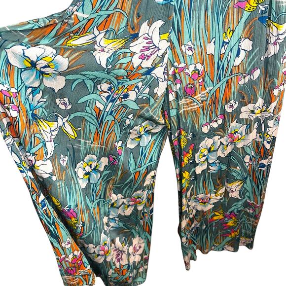 Floral Print Jumpsuit - Picture 3 of 10